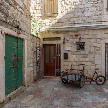 Old Town St Tryphon Apartment Котор Экстерьер фото