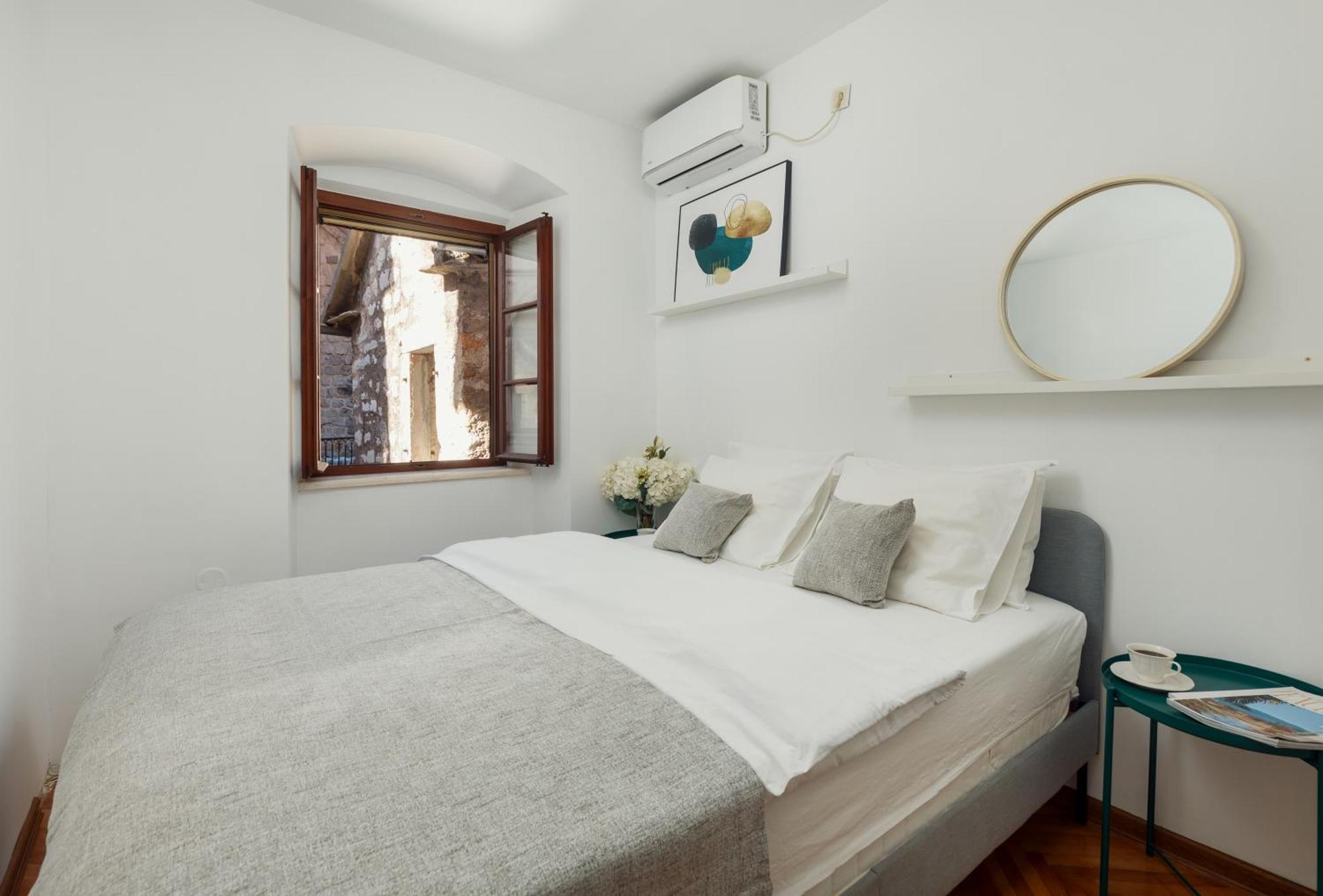 Old Town St Tryphon Apartment Котор Экстерьер фото