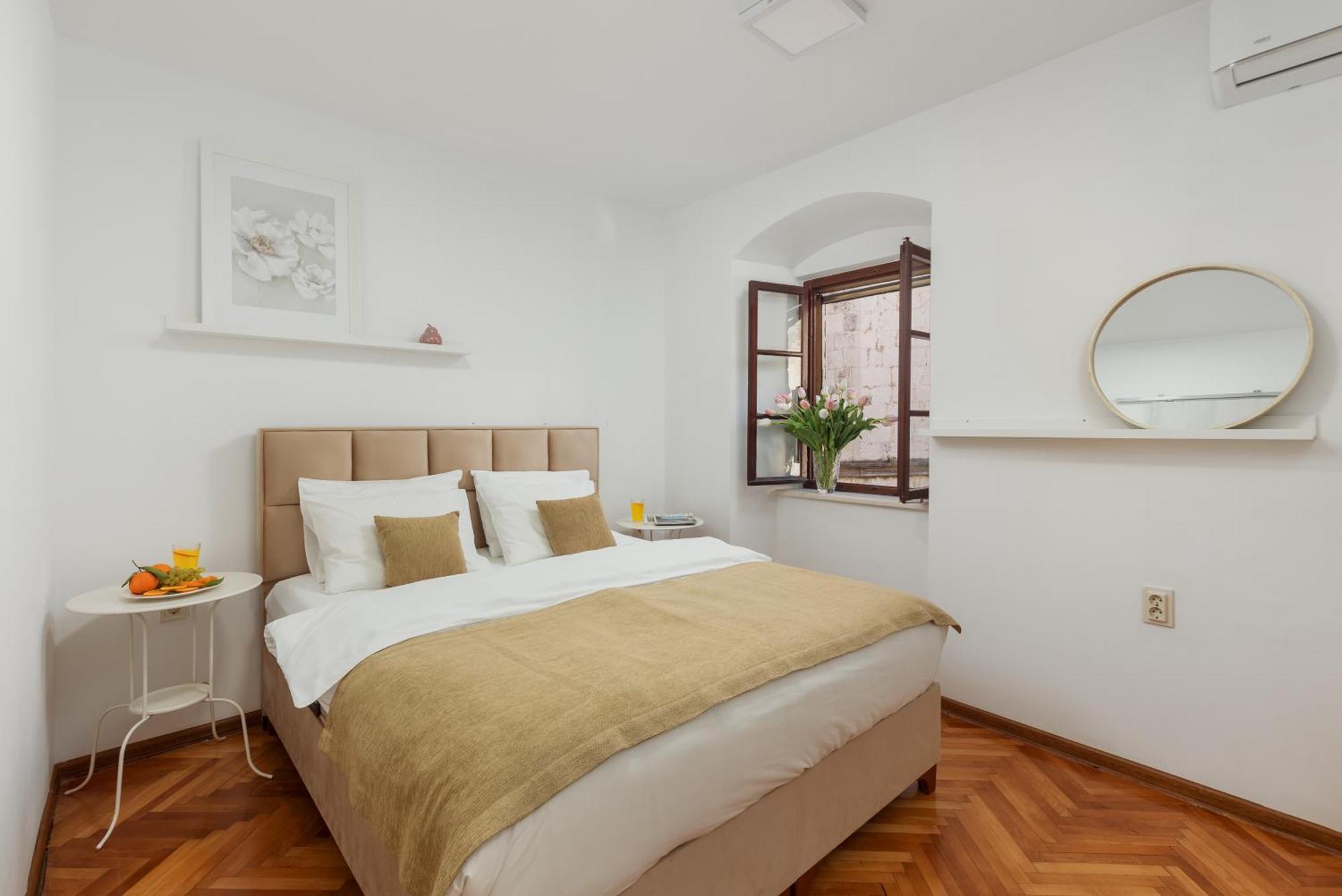 Old Town St Tryphon Apartment Котор Экстерьер фото